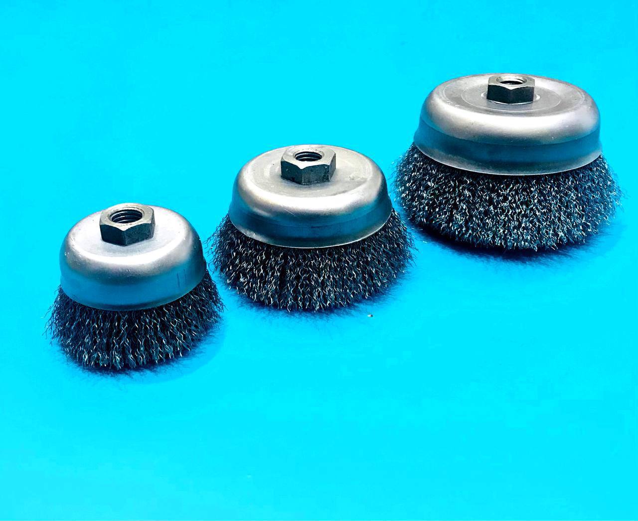  برس کاسه‌ای افشان