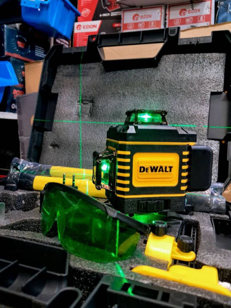 تراز لیزری طرح دیوالت کله فلزی