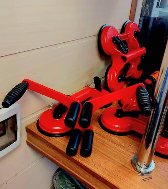 قاپک حمل شیشه و سنگ