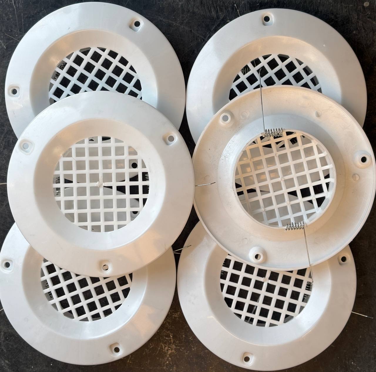 دریچه نما زنبوری