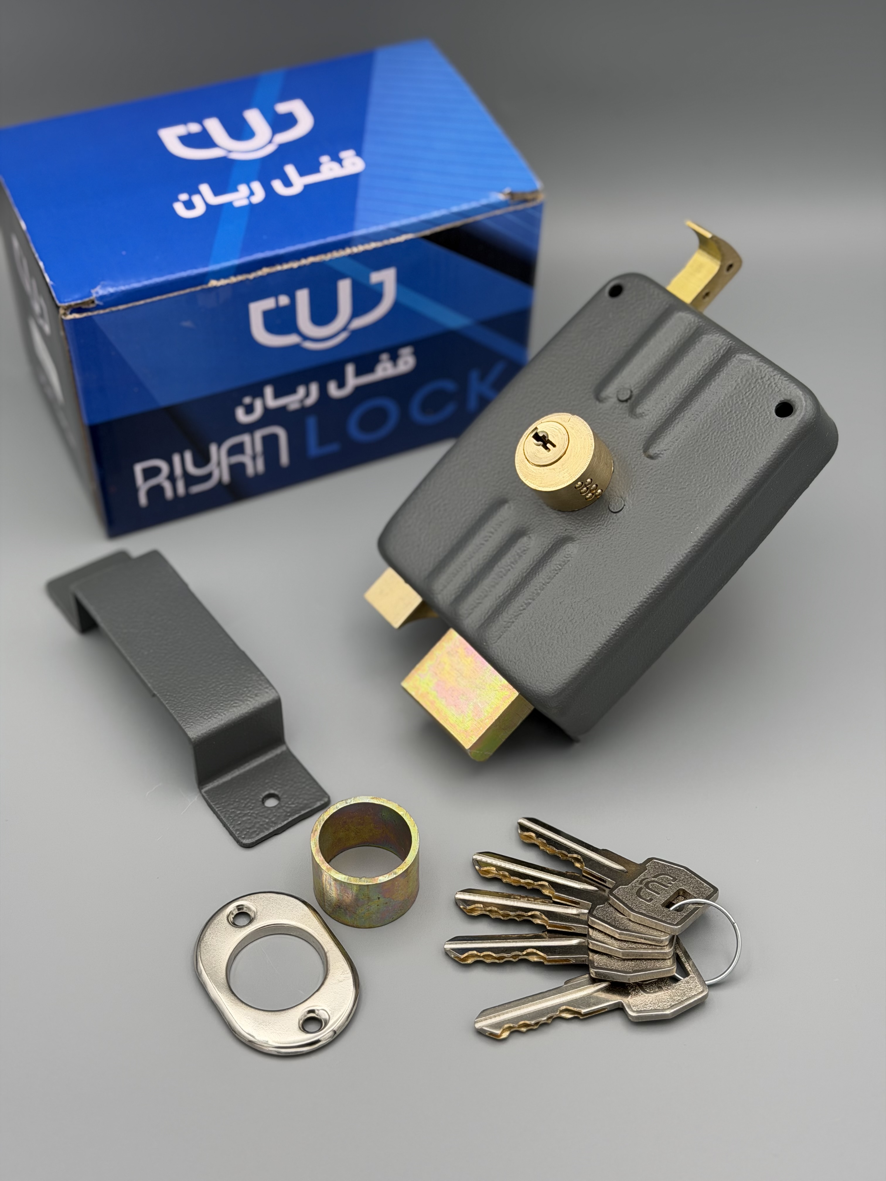  ⭐️قفل حیاطی برنجی طرح ایزو کلید دوشیار ریان⭐️ توپی کامل برنج،زبانه برنج⭐️ پنج۵ کلید دوشیار برنجی⭐️ 