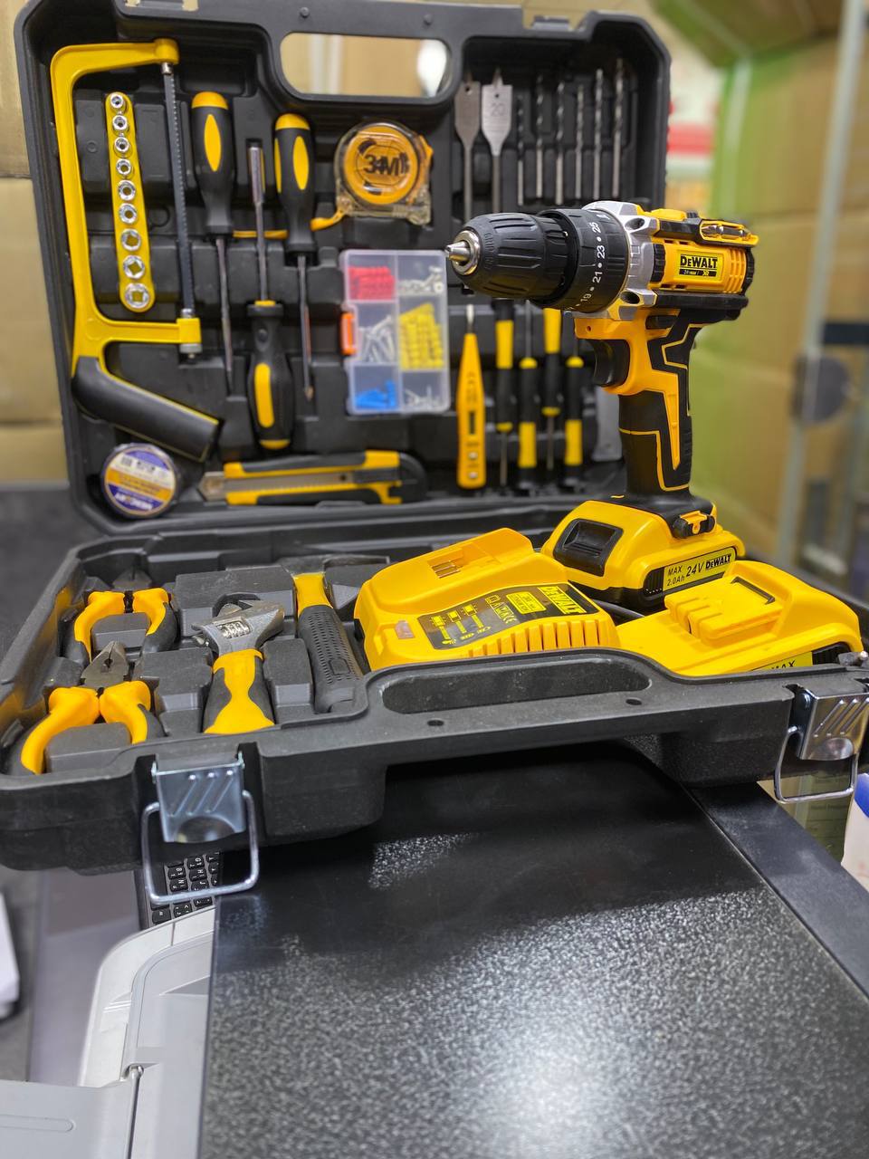 مجموعه دریل شارژی چکشی ۲۴ ولت طرح دیوالت