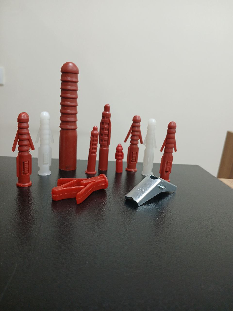 پیچ و ابزار آیرا 