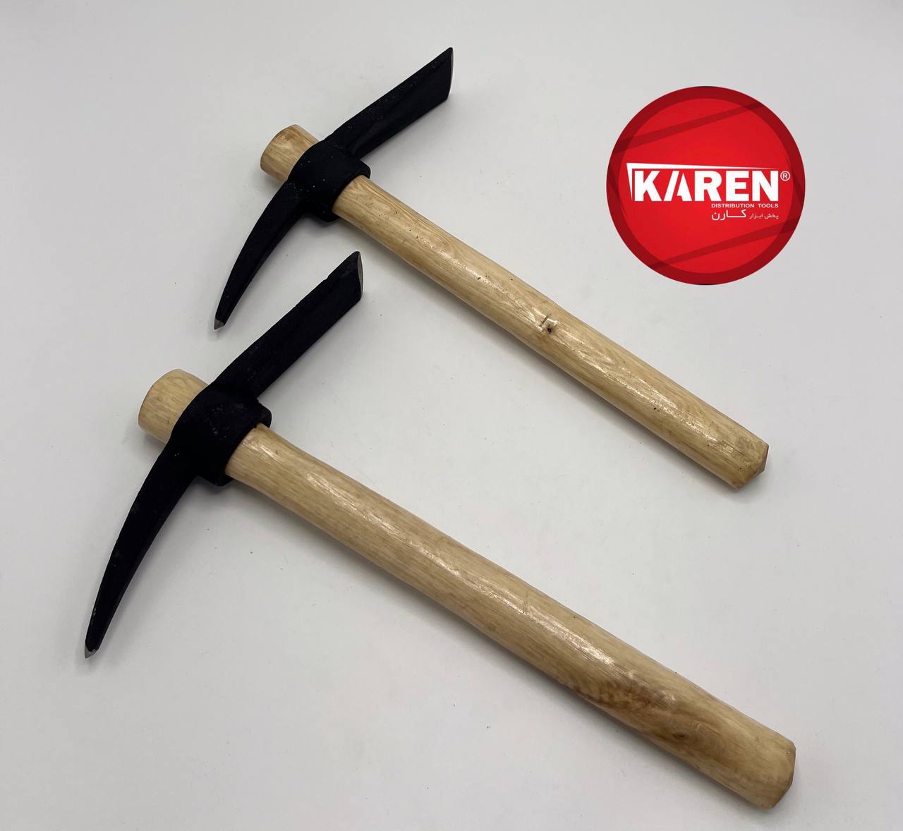 تیشه نوک تیز دسته چوبی