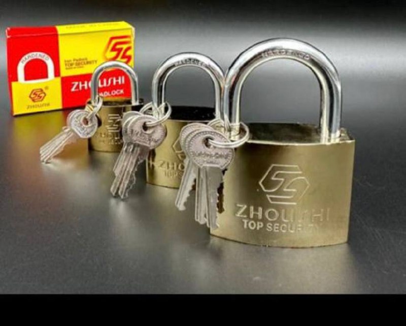 قفل اویز طلایی مارک زوشی 