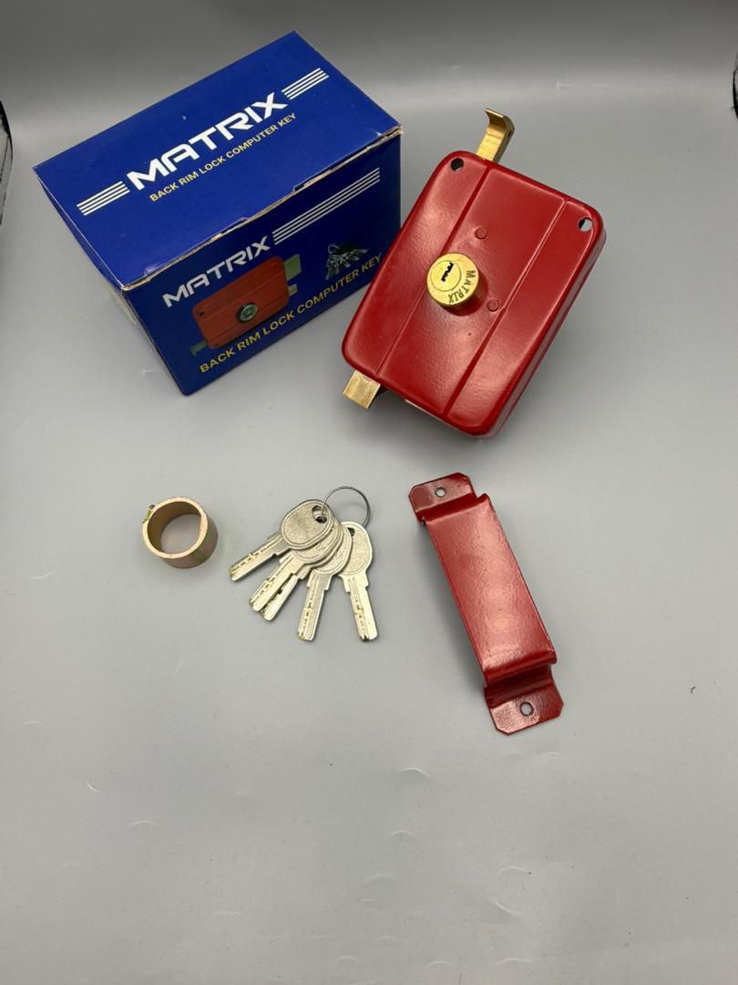  قفل حیاطی طرح کالی MATRIX پنج کلید ویژه برنجی زبانه  و توپی برنجی   دارای ضمانت شرکتی کارتن 24 عددی