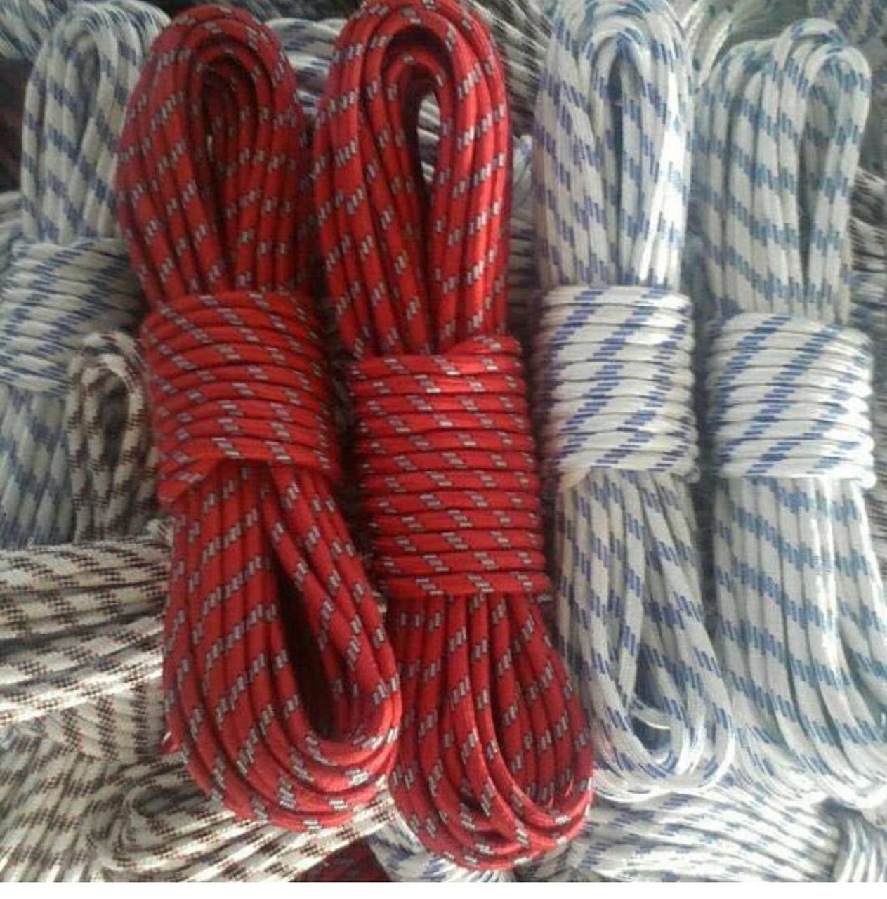 بازرگاني ويتال ابزار وارد كننده و مركز پخش. زنجير. جرثقيل. سيم بكسل وتسمه هاى حمل بار....