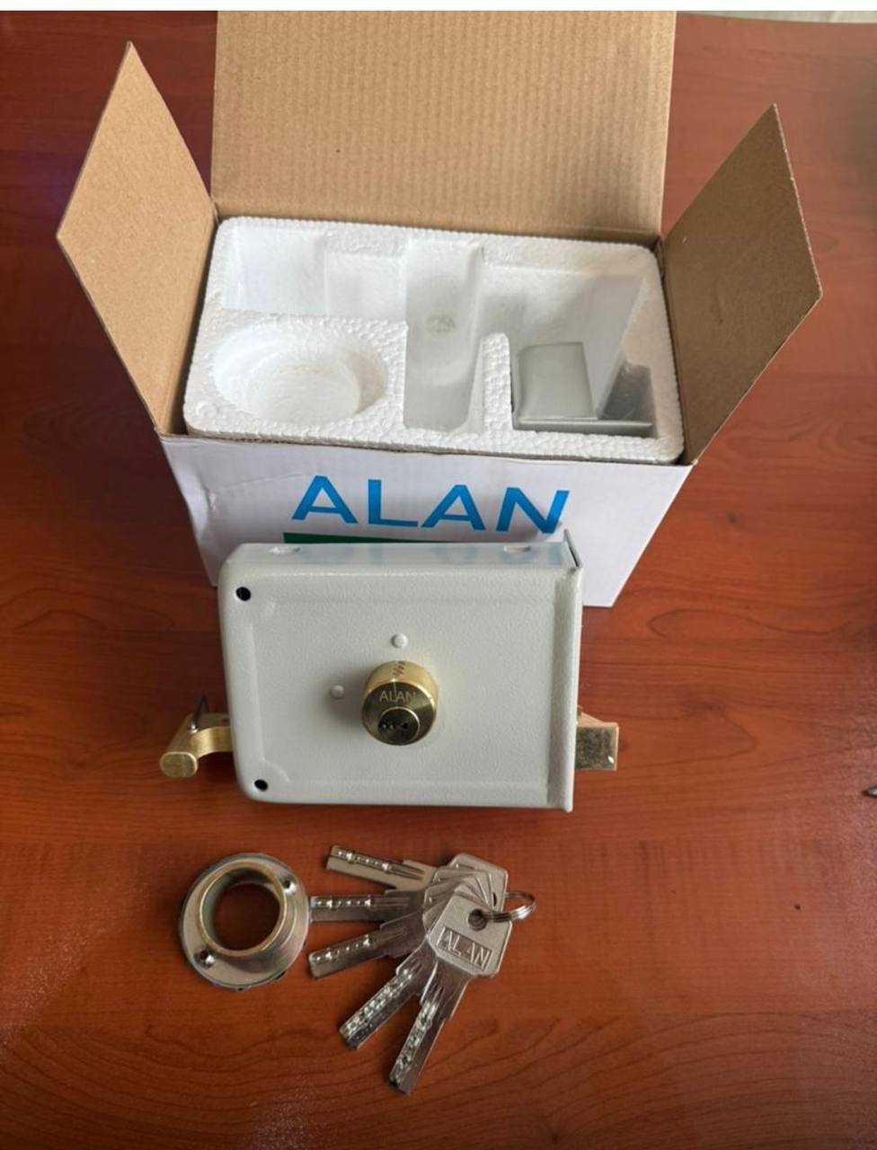 # قفل- ایمنی- حیاطی- درب ورودی