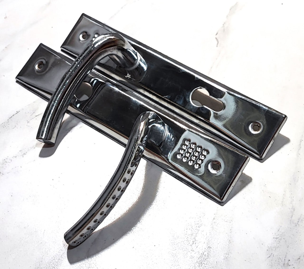 دستگیره پلاک خالدار سوئیچی و کلیدی کروم