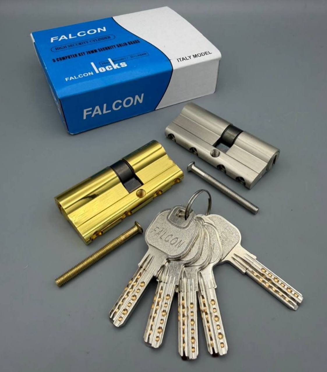 تهیه و‌توزیع انواع یراق آلات ساختمانی و کابینتی