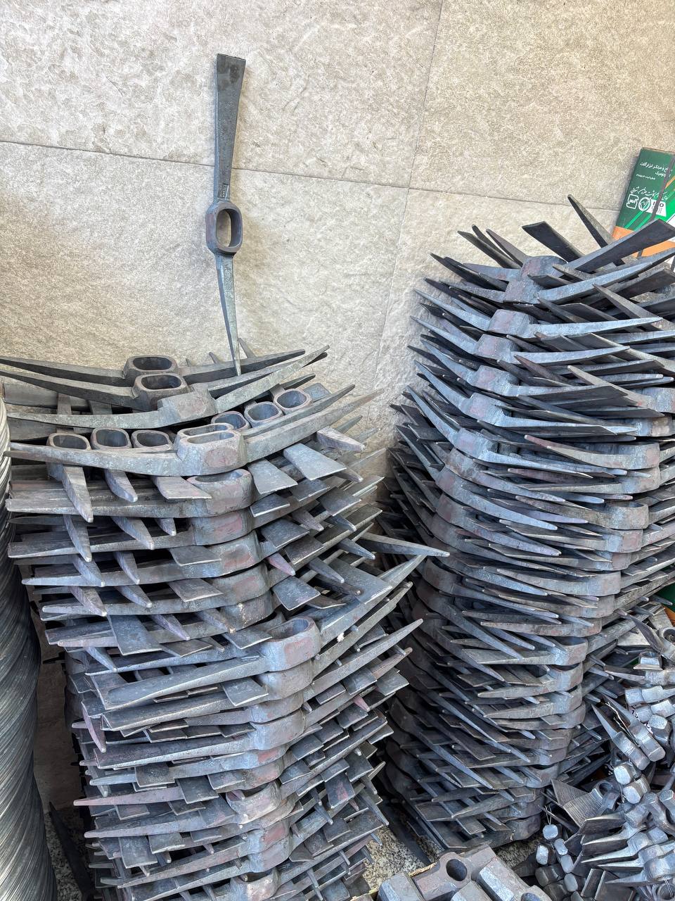 ⁨ ⁨ کلنگ دست ساز تمام فولادی 