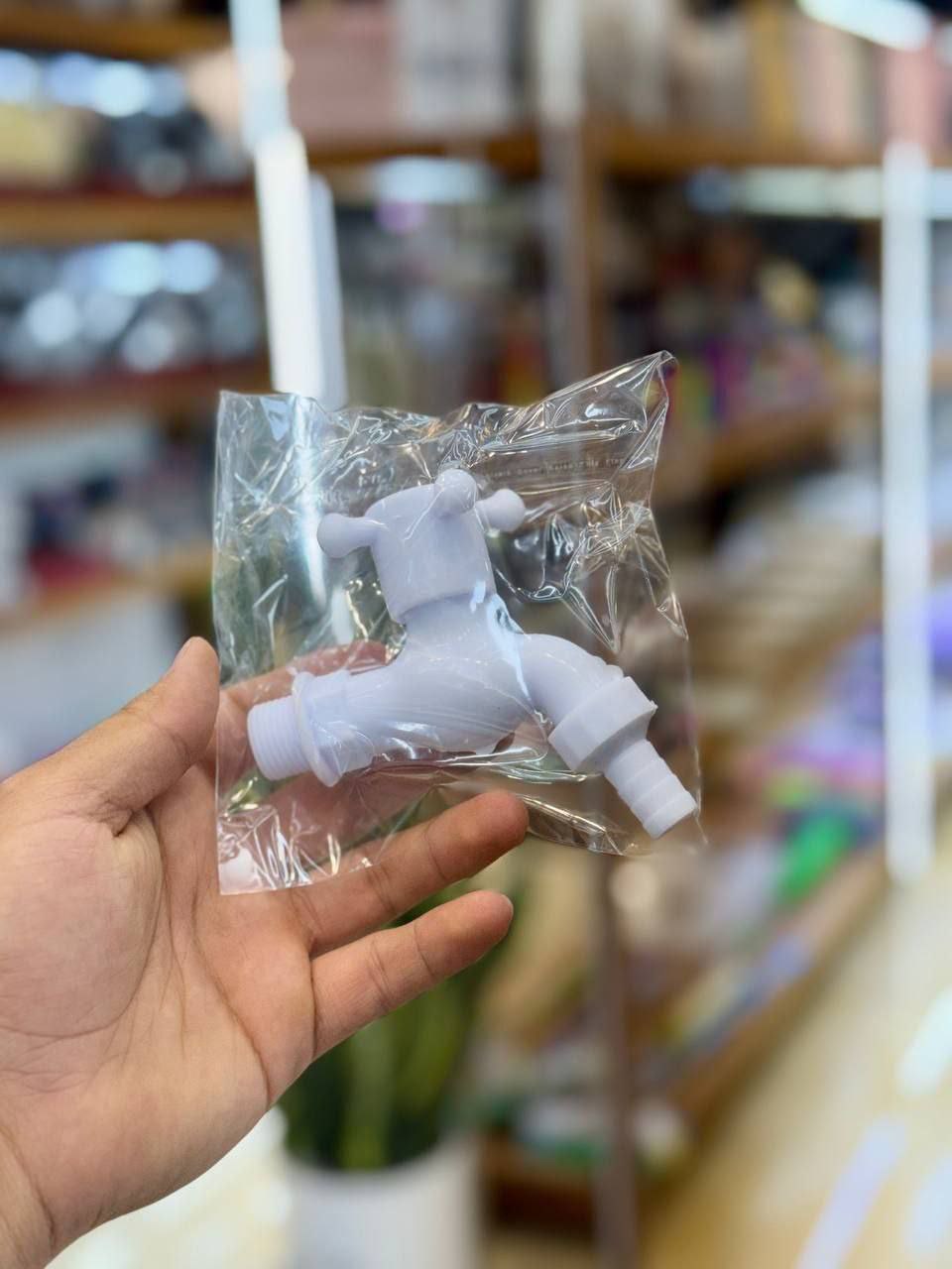 شیر اب پلاستیکی