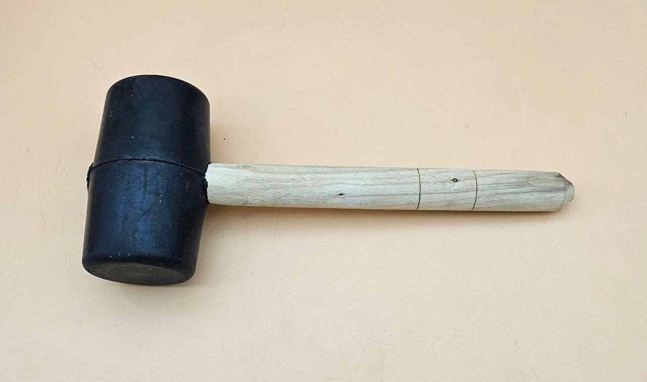 چکش لاستیکی دسته چوبی 