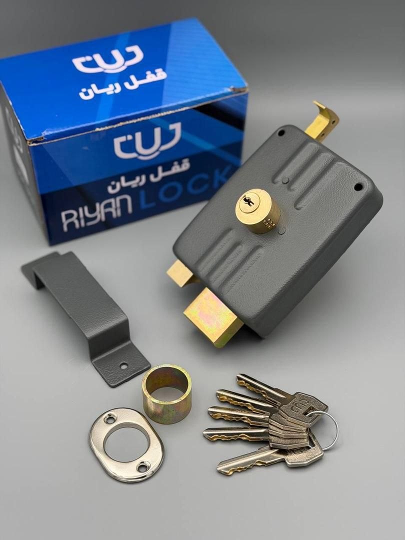 قفل حیاطی طرح ایزو دوشیار ریان 5 کلید دوشیار کلید زبانه مغزی برنجی دارای ضمانت شرکتی کارتن 24 عددی ل