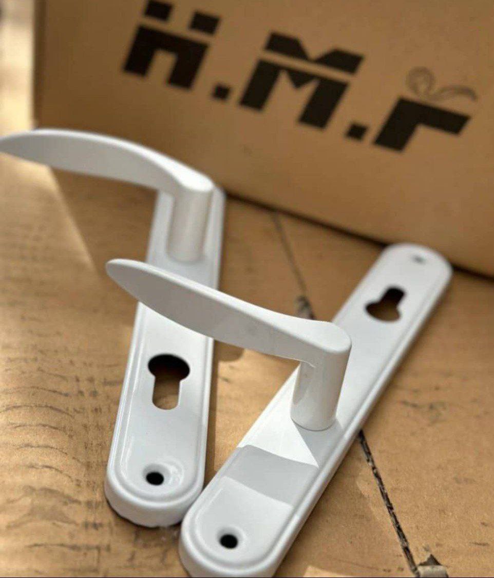  دستگیره 3/5 سوییچی سفید آبکاری عالیییی ورق ضخیم کارتن 24 عددی لینک کانال واتساپ https://chat.whatsa